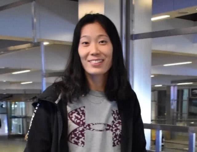 「朱婷」女排朱婷谈择偶，四个指标必须达到，网友：说的不就是李童吗？