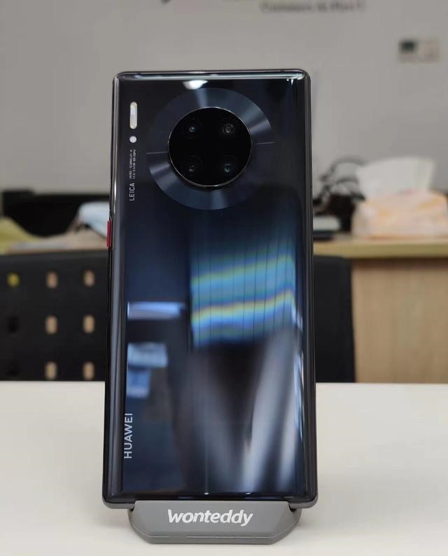 相机|手机已经1亿像素，为什么比不过相机2400万？网友：分担工作不同