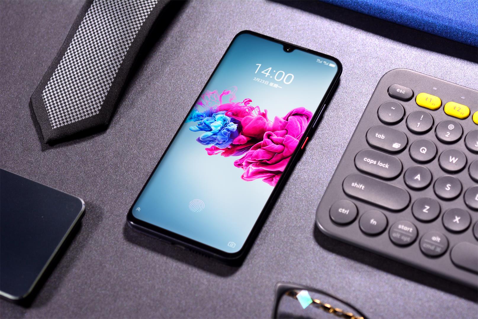 5g手机■仅需2698元!今年最轻薄5G手机正式发布:重168g