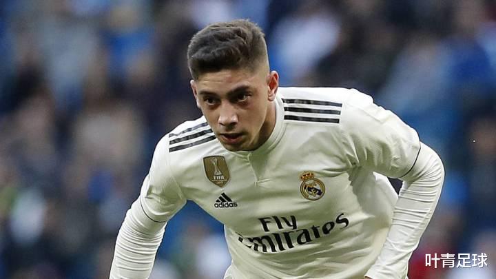 「皇家马德里」英超2豪门追逐皇马蹿红新星！齐达内态度坚决：拿5亿欧元来