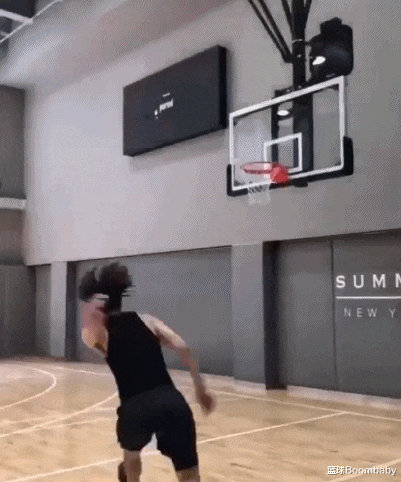 安东尼@安东尼亲自试训接班人,结果安东尼被打爆了