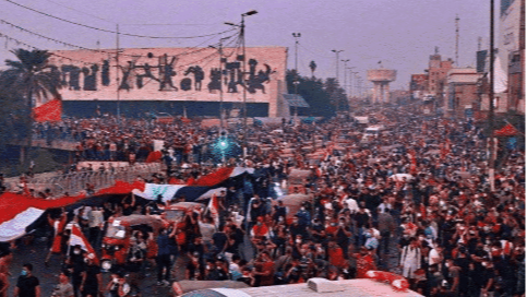 [美国]8千人火烧美国大使馆，要求白宫血债血偿，萨达姆预言果然成真