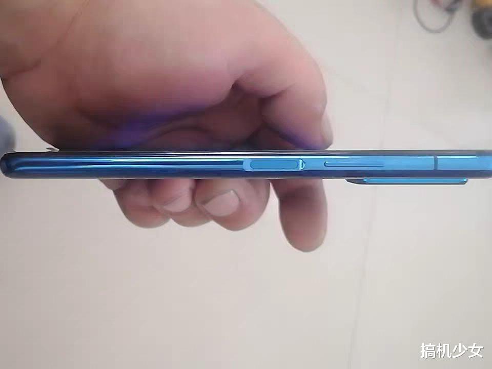 华为荣耀@麒麟990+40W快充，华为5G新机不到一个月降价200，网友依旧无感？