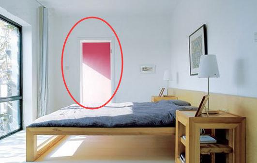 ##卧室里不能有这些东西，易招霉运，夫妻反目！
