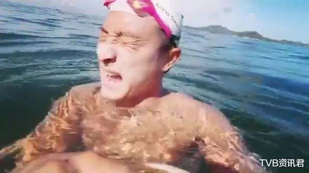 好痛呀！香港著名男星遊海泳時突遭海虱咬傷：整張臉都似被火燒-圖6