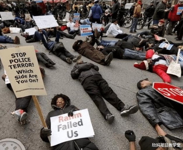 『日本』大量黑人抗议日本女孩都不肯和黑人联婚，日本女孩：宁愿单身！