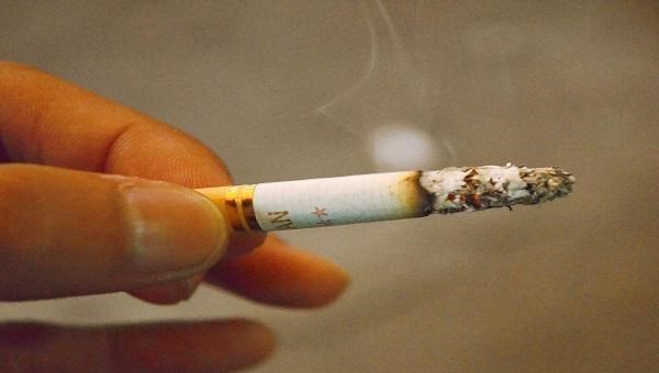 脑梗|59岁大叔突发脑梗，落下偏瘫，医生提醒：饭后2事，能不做就不做