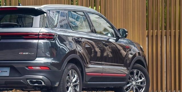 SUV|高近1.7米，丐版就有300牛米，全系多连杆，稳如坐高铁，油耗6L