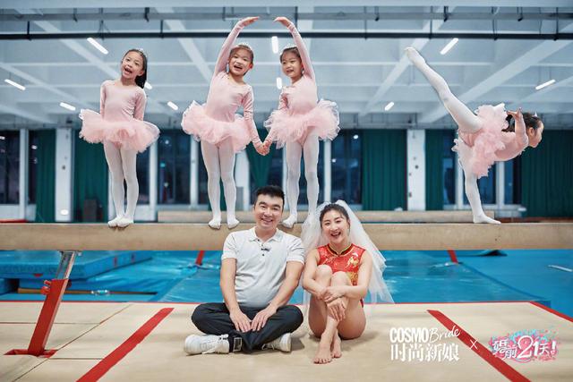 「何雯娜」何雯娜与丈夫拍结婚照,穿黑婚纱自信飞扬,重现昔日奥运冠军风采