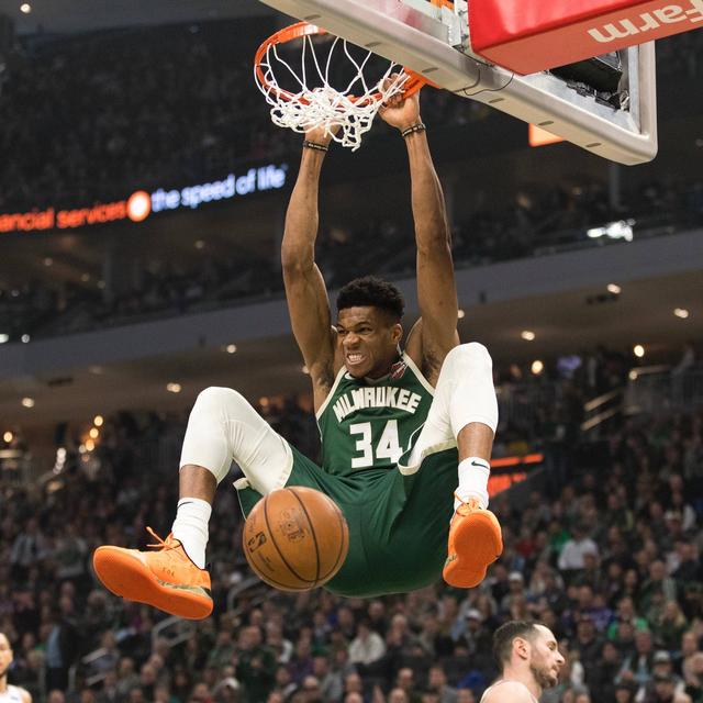 勒布朗·詹姆斯|明年NBA自由市场有多疯狂?詹姆斯都要靠边站,榜首大鱼非他莫属