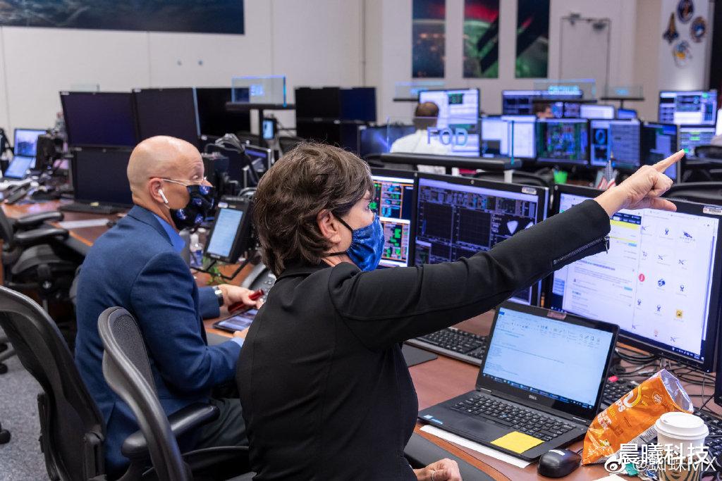 笔记本|给笔记本贴了十年胶带，只因在小视频网站看到自己，全球通用做法，连美航天局也粘