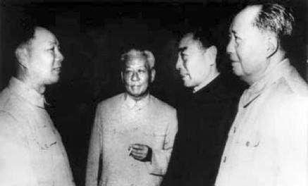 杨成武|他曾是邓小平接班人,是令敌人闻风丧胆的英雄,敌军看见他绕着走