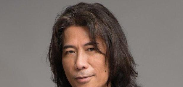 他“风流”不输谢贤，娶小15岁越南首富女儿，离婚后称不缺女朋友