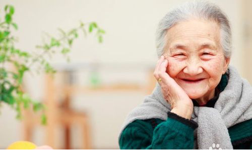 【疾病】怎样预防老年人感染新型冠状病毒肺炎