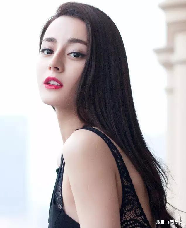 迪丽热巴|?迪丽热巴终于换发型了,将长发剪掉变“初恋短发”,简直美炸了!