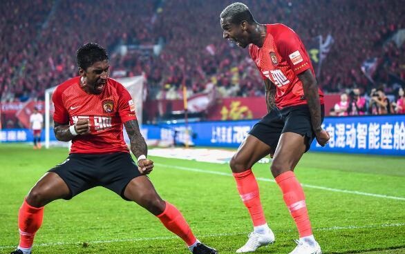 「广州富力」巴萨首人感染新冠病毒！内马尔转会关键人物，无症状居家隔离！