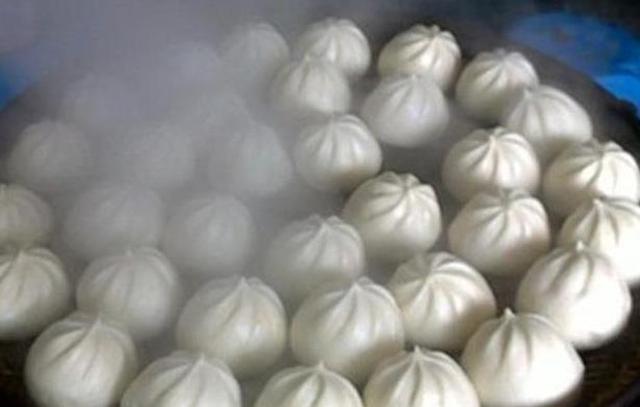 蒸包子，不要再放碱了，换成它，蒸好后又白又软，又香又甜还筋道