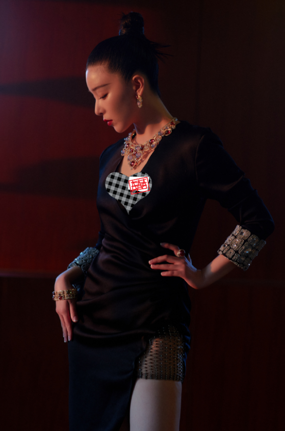 阚清子|阚清子“活动生图”传疯了！当镜头扫到她腿上的一刻，瞬间脱粉