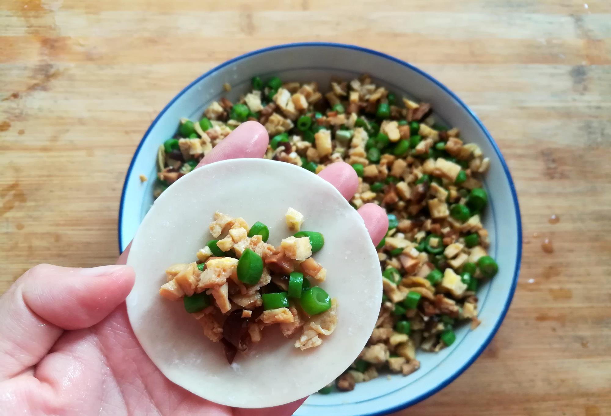 下酒菜|三伏天看到这菜别手软，5毛1斤，用它包饺子，比韭菜茴香都好吃