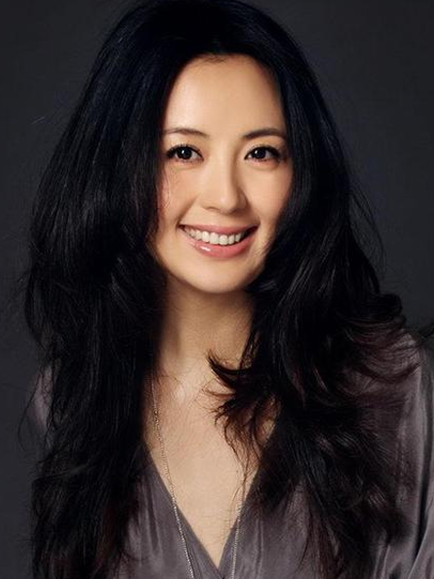 女星拍戏过程中意外怀孕,孩子如今已经10岁,还不知道父亲是谁