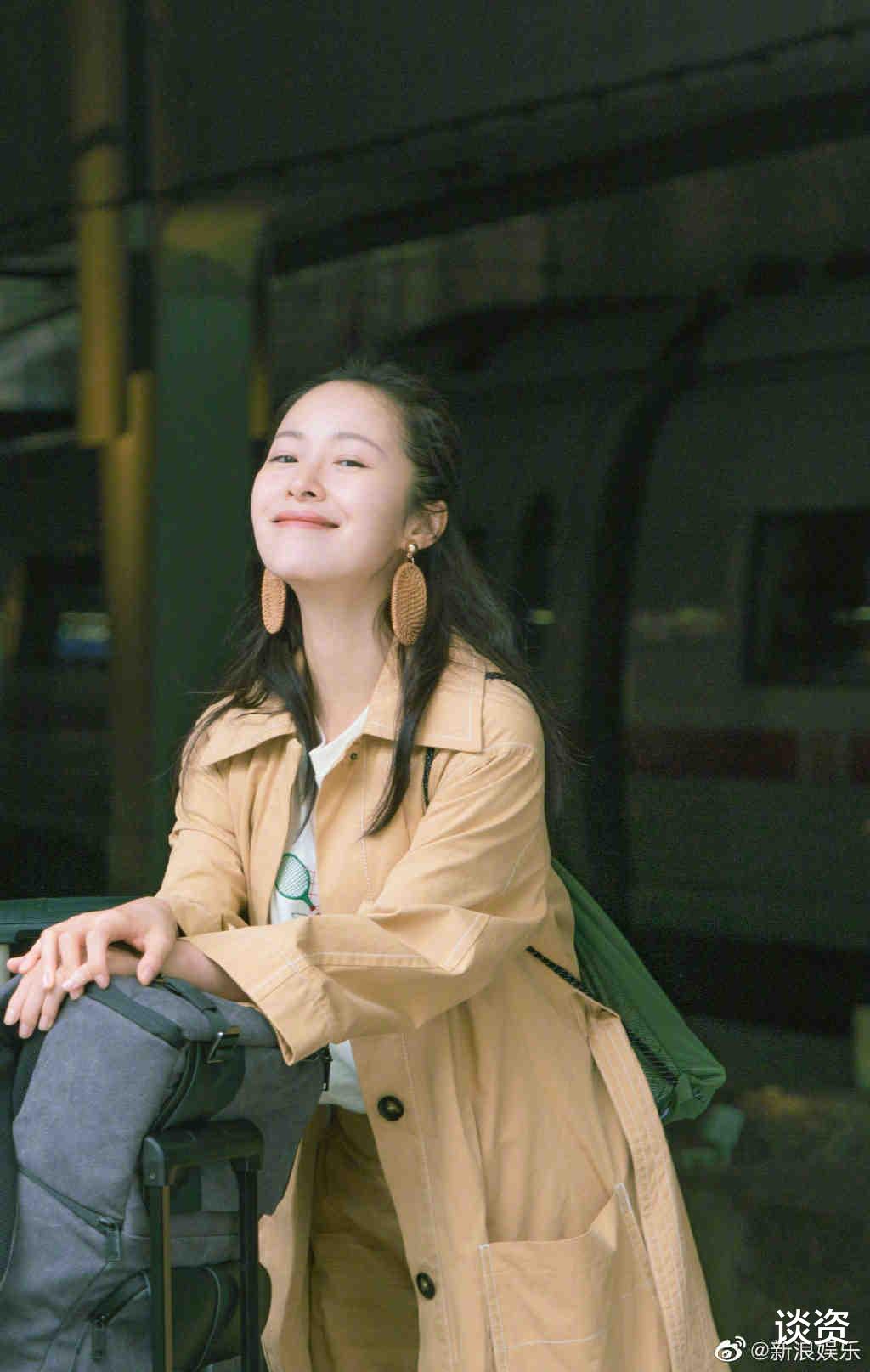 孟美岐|江一燕被曝疑隐婚生子，带一岁萌娃现身机场，引网友猜测