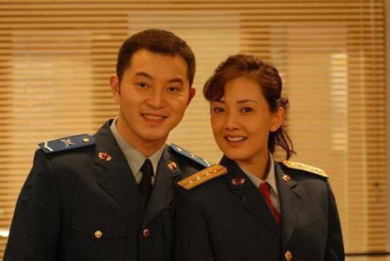 牛莉|8登春晚的牛莉，为何当红时却回归家庭，看看老公是谁你就知道了