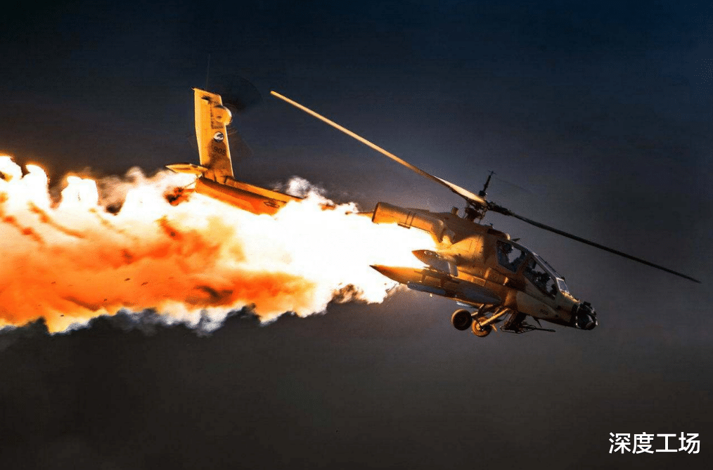 直升机▲AH64武直深夜突袭200公里，大批防空导弹扑空：伊朗基地剧烈爆炸