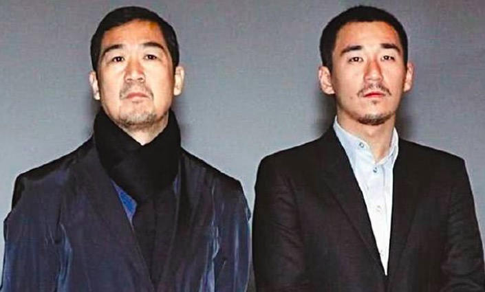 『成龙』成龙捧儿子，张国立捧儿子，他从不捧儿子，但儿子比他还火！