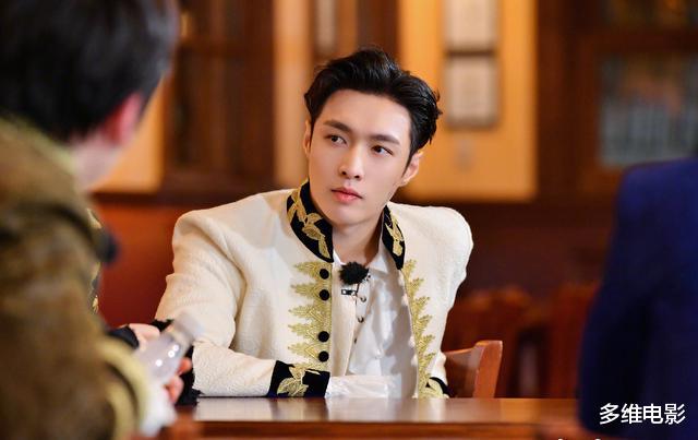 『张艺兴』张艺兴为何离开《极挑》？除了自身行程满，还有个原因跟邓伦有关