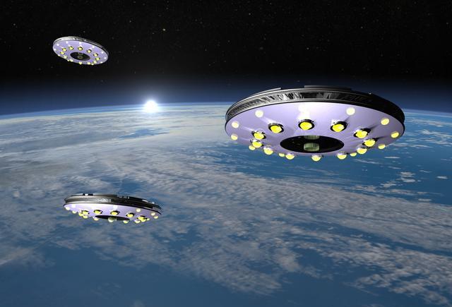 『外星人』揭秘外星人:幽浮战机,如影随形的燃烧火球