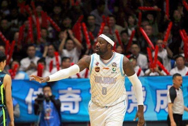 [新疆男篮]他是篮球圈最富有老板！身价近500亿，曾给周琦开出2000万年薪