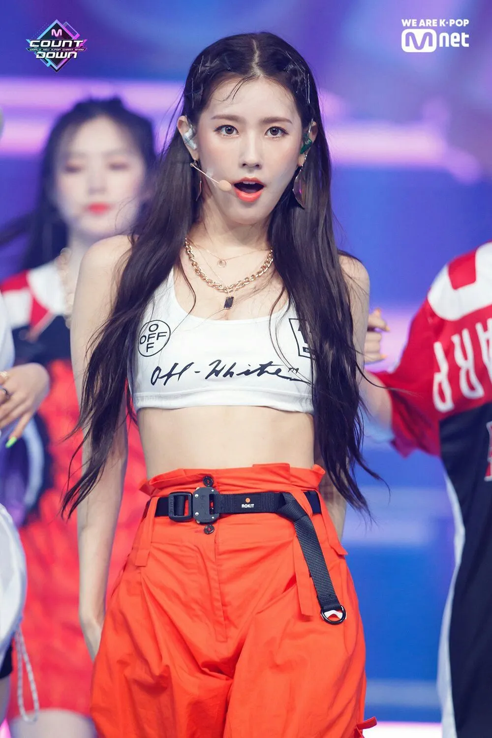 眼妆|Lisa前队友曾被YG拒绝出道？她用2年时间换了张脸，高级了“1000倍”！