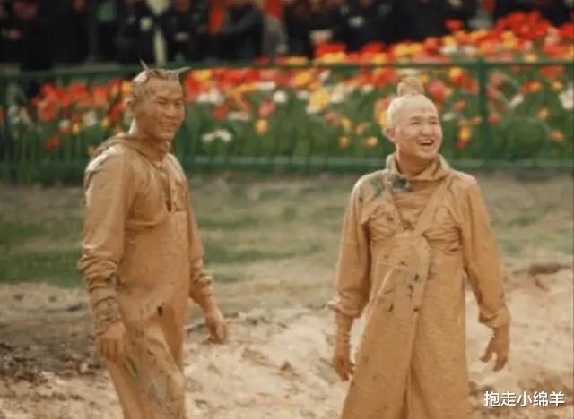 奔跑吧兄弟|《跑男》收视率为什么连连下降？看到蔡徐坤出泥潭的样子你就知道原因了！