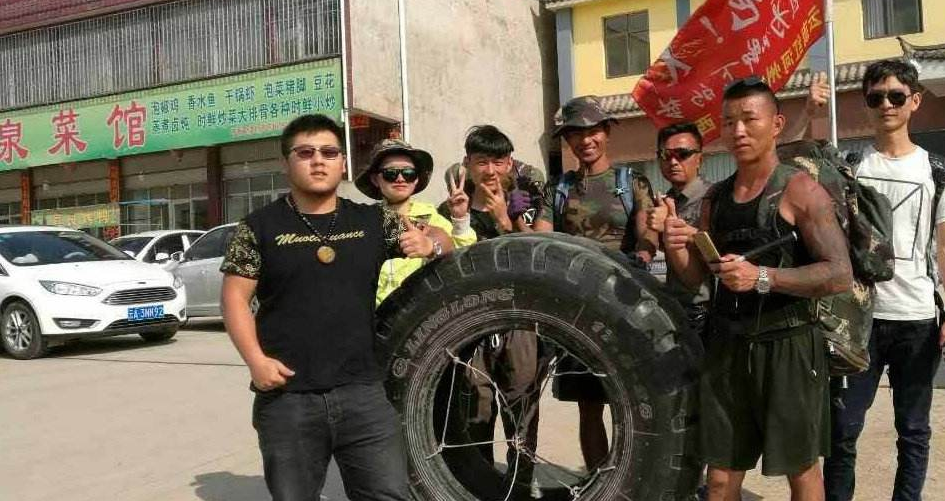 [川藏线]川藏线为什么这么多人滚轮胎？小伙：我滚的不是轮胎，是100万