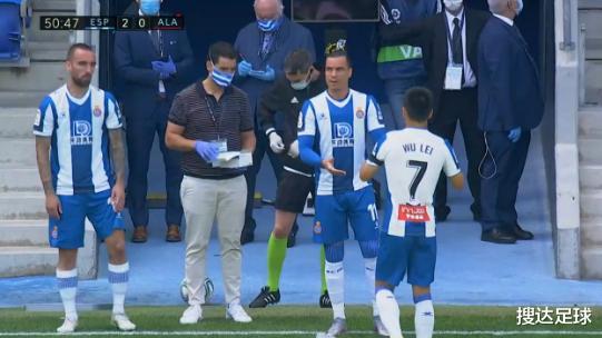 「武磊」武磊疯狂表演!灵性跑位戏耍对手+轰入第8球,压力丢给2000万先生