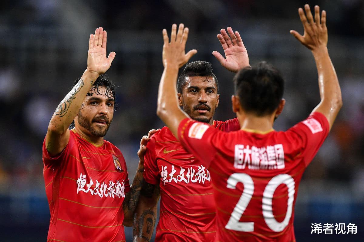 『广州恒大』归化球员为啥都在恒大?这位名记刚刚曝光真实原因,上港遭打脸