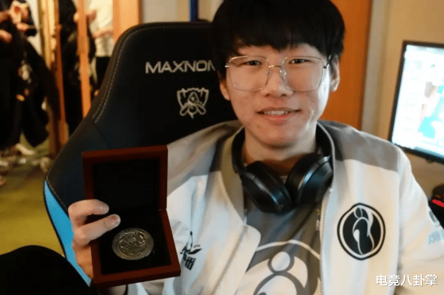 『ig』LPL转会重磅爆料：IG野辅离队，RNG圣枪哥连接？传奇ADC终谢幕！