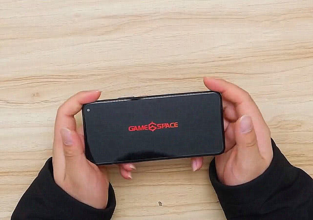 「iqoo」被称为“伪游戏手机”,vivo旗舰机再跌新低价,这次将如何圆场?