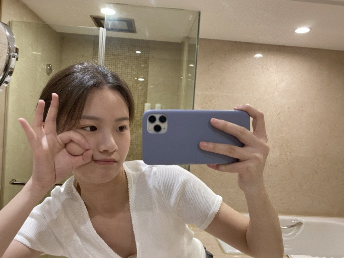 二十不惑|《二十不惑》开播，本以为关晓彤才是女一，没想到她的人气更高