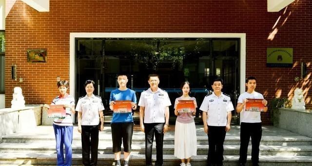 中国人民公安大学|喜讯！中国人民公安大学首批录取通知书已寄出，又有考生金榜题名