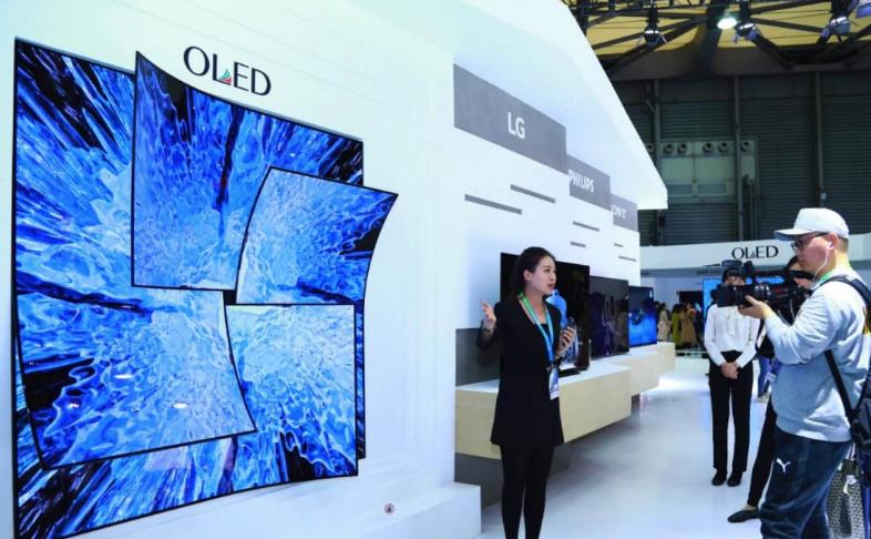 OLED|制造屏幕的核心部件，几乎海外被垄断，中国巨头造出第一条生产线