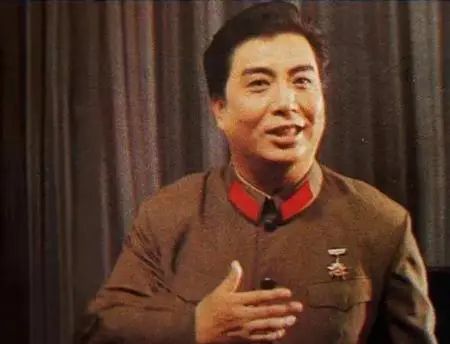 李双江|81岁李双江夫妇近照，相差27岁看不出年龄差，曾为儿子操碎心