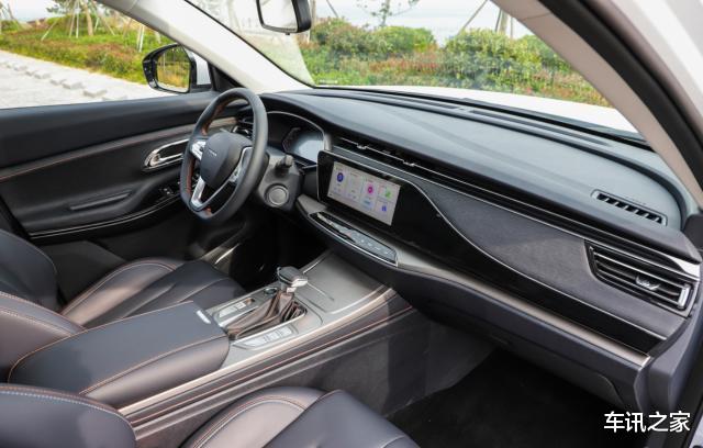 「长安汽车」了不起的\长安制造\，一公里油耗4毛1，关键还质保到报废