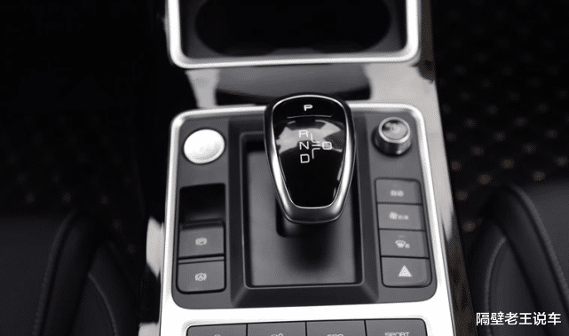 【比亚迪秦】又一“平民神车”，1.5L四缸+LED大灯，比捷达漂亮10倍，不足6万