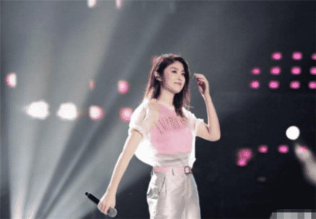 陈慧琳|百亿富豪用了16年追到她，花400万坐月子，如今47岁被丈夫宠成公主