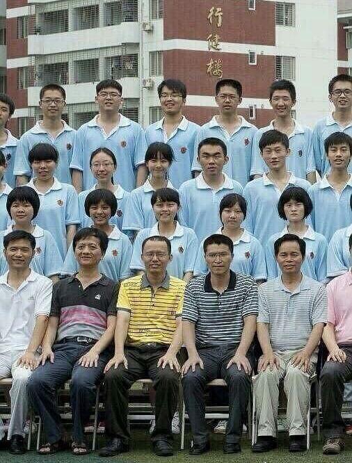 「陈都灵」陈都灵高中毕业照曝光，灵气满满很清纯，侧脸照撞脸刘亦菲