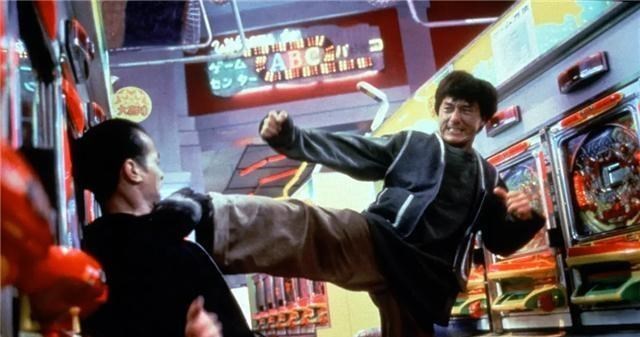 成龙|1995年,成龙花2亿拍了一部电影,却斩断了袁咏仪的巨星之路