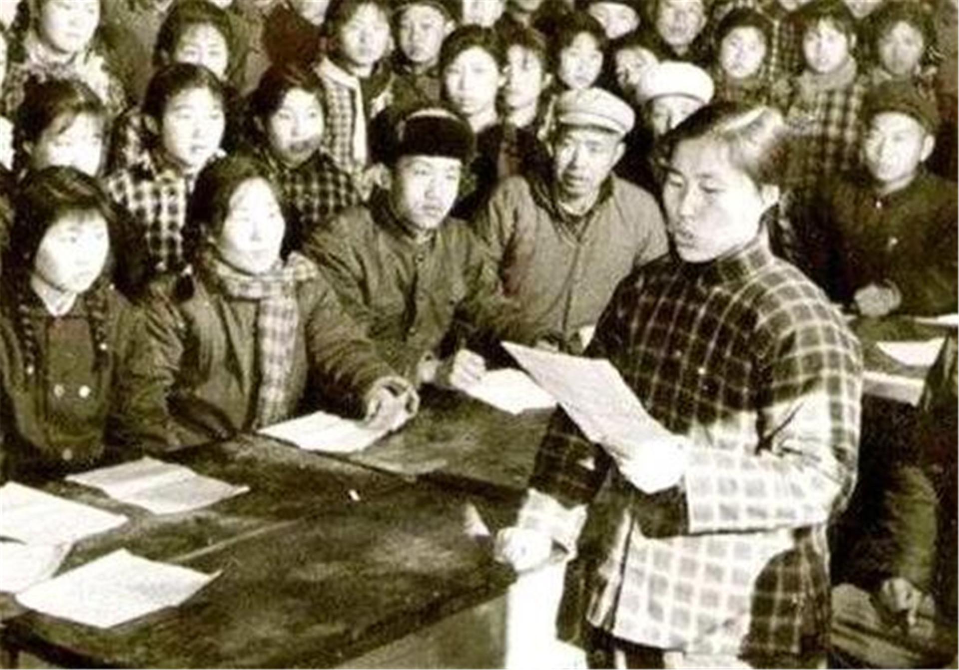 晓君侃史|50年前，女知青因一句玩笑话而赌气嫁给农民，最终的结局怎样？