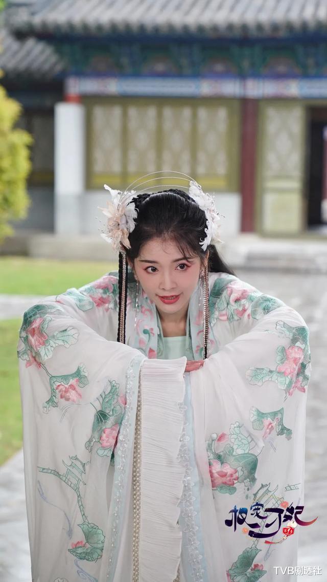 权宠刁妃:3个亿播放量的短剧《权宠刁妃》火了,传统网剧也有了新劲敌