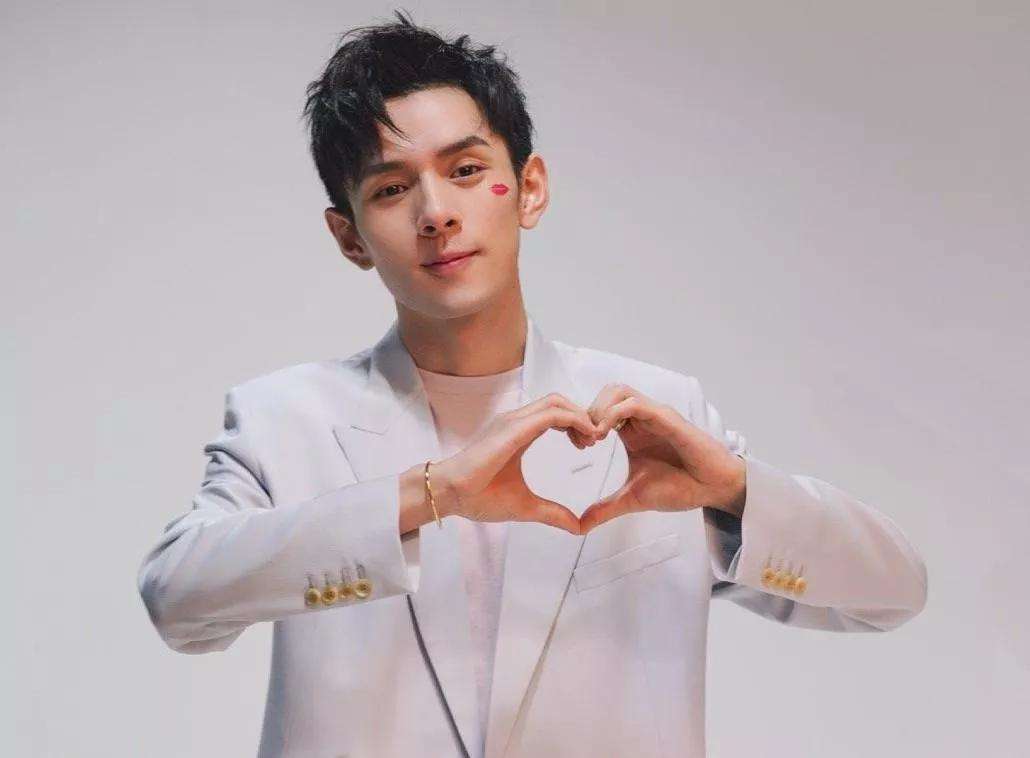 李佳琦:李佳琦回应吸烟,只是个主播!而吸烟对健身又有什么影响?